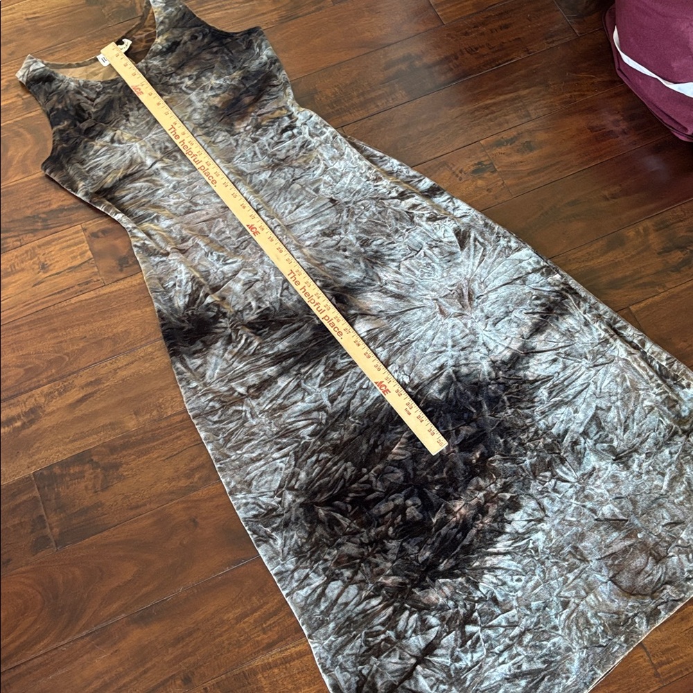 Ronnie Nicole | Chic Sleeveless brown velvet Tie-Dye Maxi Dress - Picture 5 of 13